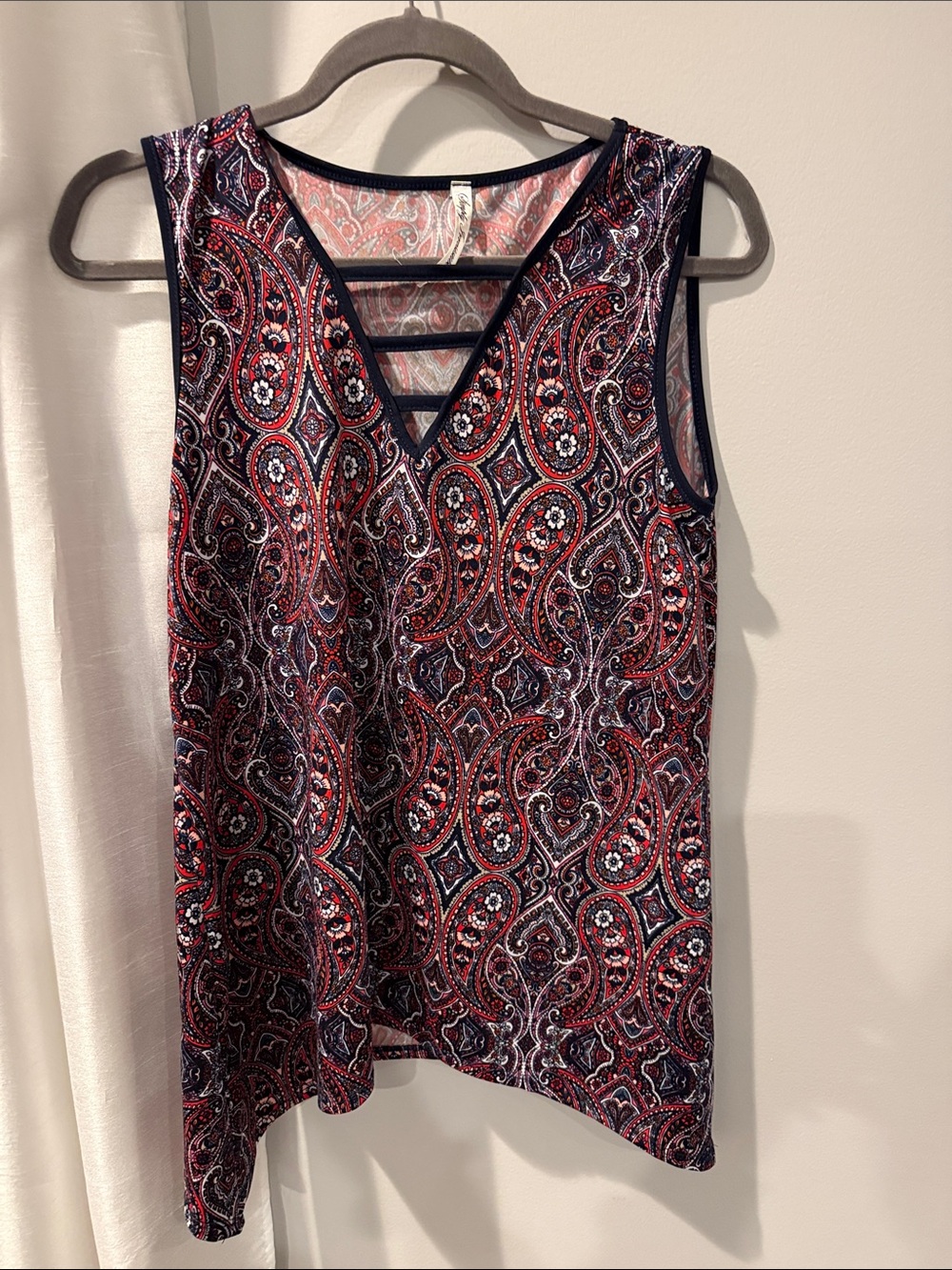 Woman’s large tank Sleeveless Paisley V-Neck Top in Red and Navy